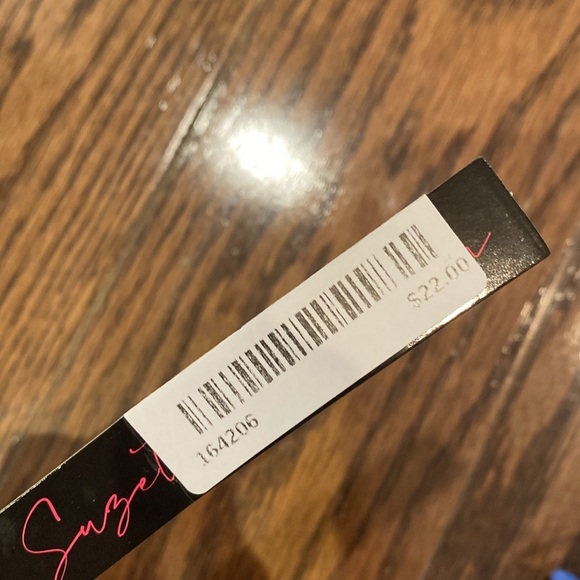 Crop top with side cut outs - Picture 4 of 4